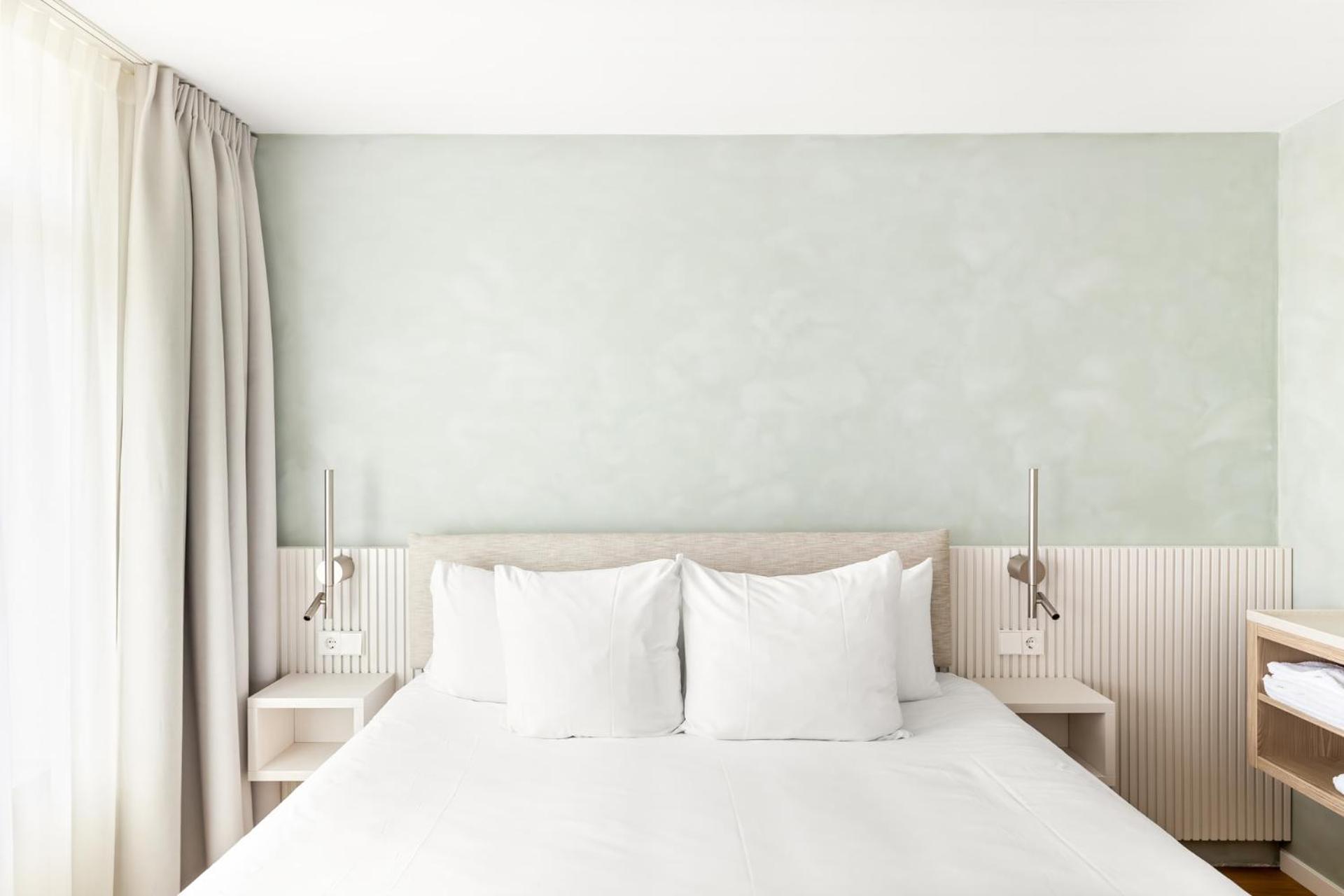 Deluxe room with bath,1672561058:JPEG